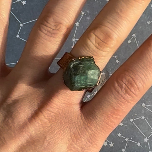 Emerald Healing Crystal Ring Size 8