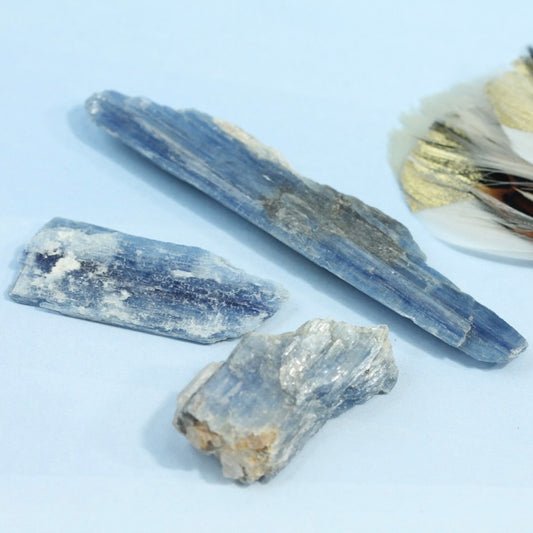Healing chakra crystal blue Kyanites
