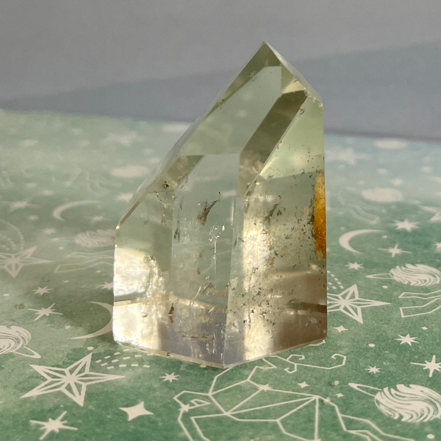 healing clear garden quartz point for meditation