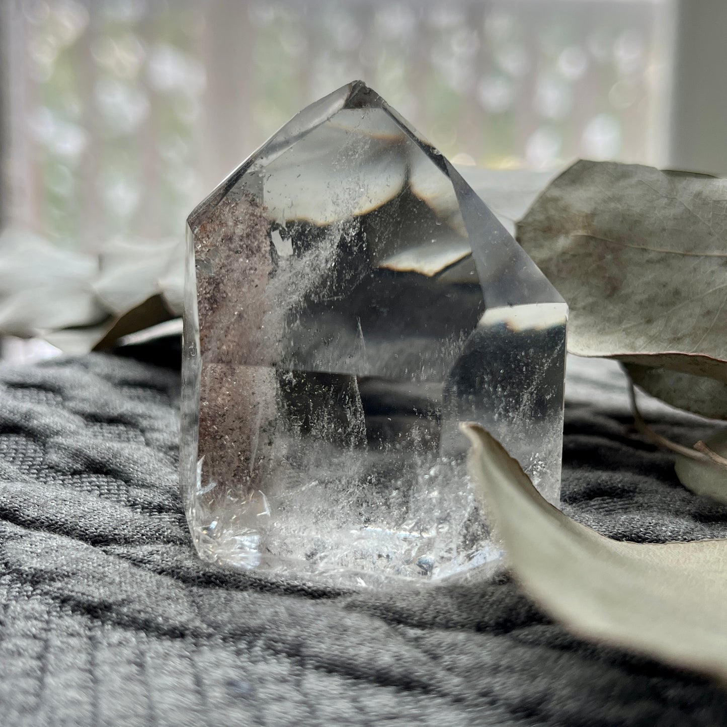 healing reiki crystal quartz point