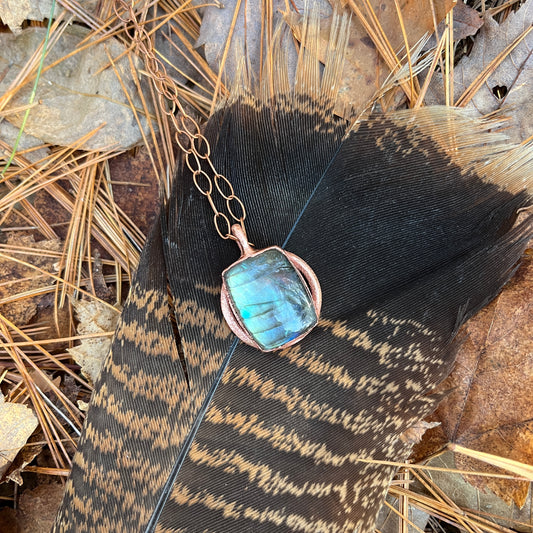 Goddess Labradorite Healing Crystal Necklace